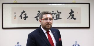 Dario Mihelin, hrvatski veleposlanik u Kini: “Posjet frizeru samo uz potvrdu mobilnog operatora”